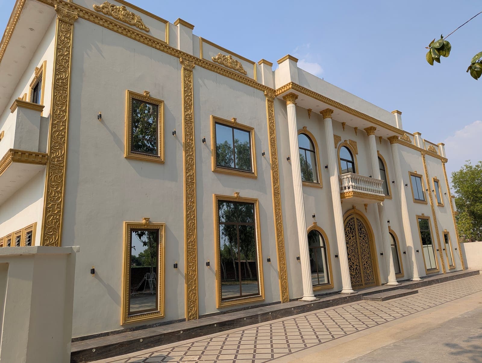 Grand Estate facade